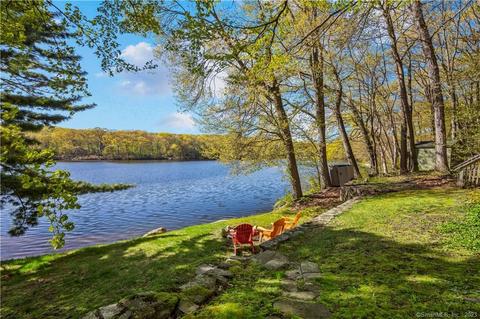 19 Manitook Dr, Oxford, CT 06478