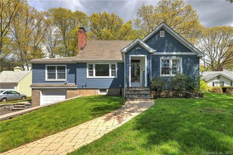 124 Sunnydale Rd, Trumbull, CT 06611