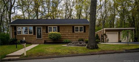 69 Mclay Ave, East Haven, CT 06512