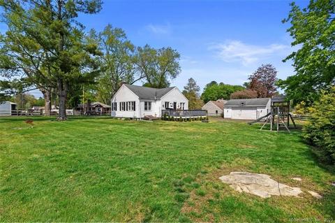 13 Wall Rd, Guilford, CT 06437