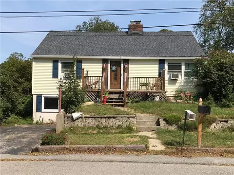 4 Woodland Dr, Groton, CT 06340