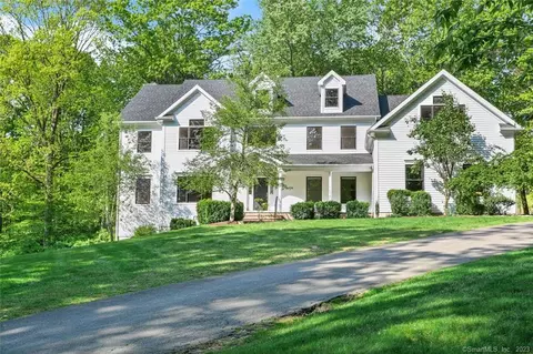 24 Crosby Ct, Ridgefield, CT 06877