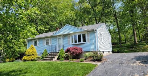 39 Barton Rd, Milford, CT 06460