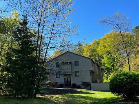 28 Hitching Post Ln #28, Glastonbury, CT 06033