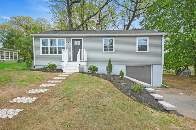 242 Pondview Dr, Southington, CT 06489