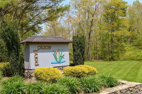 5 Clover Ct, Avon, CT 06001