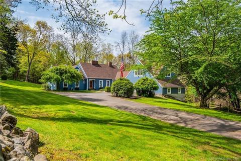 36 Tuttle Rd, Woodbury, CT 06798