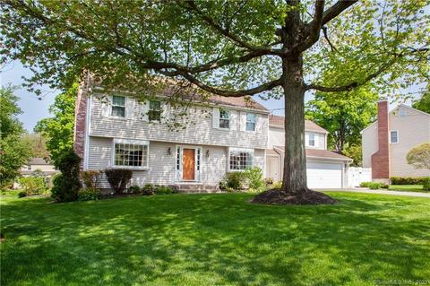 17 Visgrove Ln, West Hartford, CT 06117