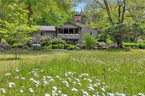6 Mill Pond Ln, Old Lyme, CT 06371