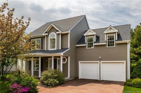 120 Fox Holw #120, Avon, CT 06001
