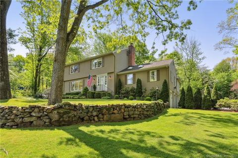 26 Rockwood Dr, Southington, CT 06489