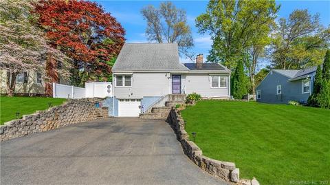 96 Dryden Dr, Meriden, CT 06450