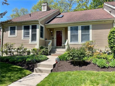 65 Brittania Dr, Danbury, CT 06811