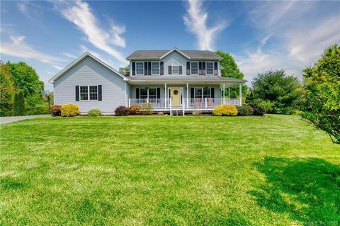 34 Turnberry Ct, Plantsville, CT 06479