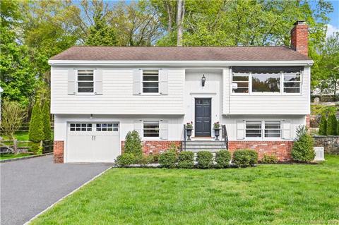 17 Fado Ln, Greenwich, CT 06807
