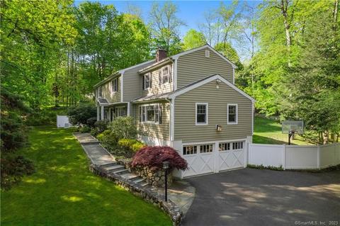 5 Blue Spruce Cir, Weston, CT 06883