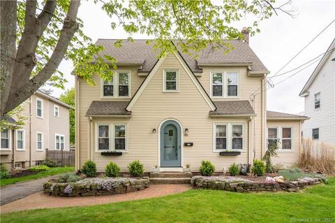 46 Griswold Dr, West Hartford, CT 06119