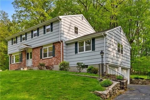 417 Wildwood Dr, Orange, CT 06477