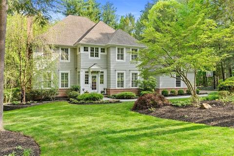 8 Aspenwood Dr, Simsbury, CT 06089