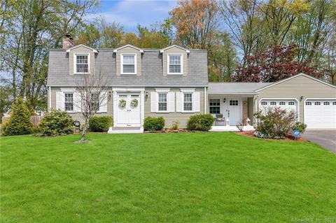 13 Pilgrim Cir, Enfield, CT 06082