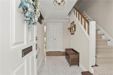 61 Heritage Hill Rd #61, New Canaan, CT 06840