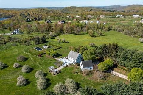 36 Peach Orchard Ln, Litchfield, CT 06750