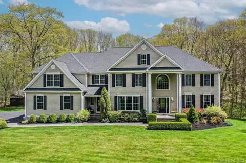 25 Winton Farm Rd, Newtown, CT 06470