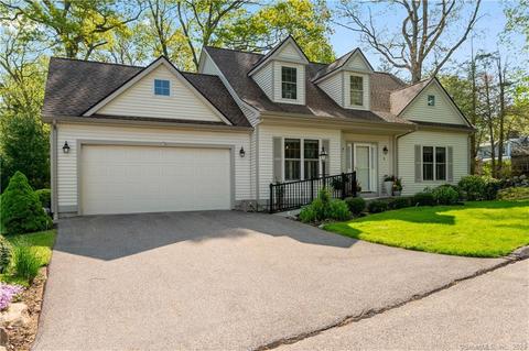 8 Marjories Way #8, Niantic, CT 06357