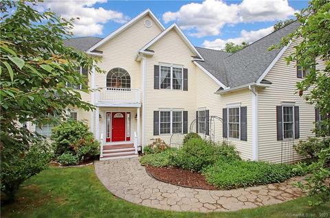 7 Goldfinch Ter, East Lyme, CT 06333