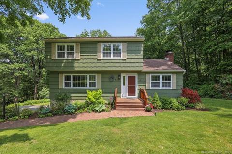 22 Harwood Dr, Danbury, CT 06810