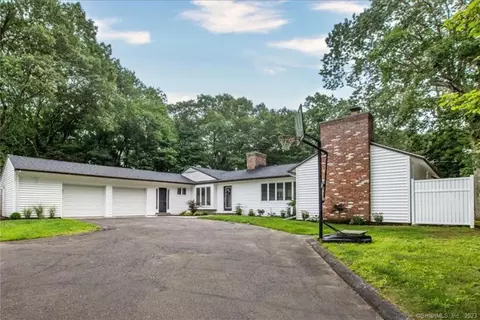 7 Sylvan Ct, Wolcott, CT 06716