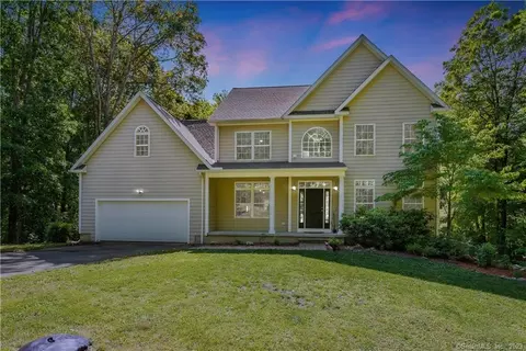 4 Ridge Valley Rd, Newtown, CT 06482