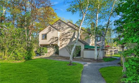 8 Chestnut Dr #8, Avon, CT 06001