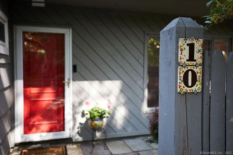 10 Drumlin Rd, Westport, CT 06880