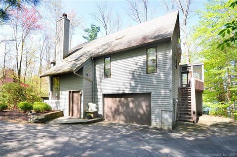 304 E Hyerdale Dr, Goshen, CT 06756