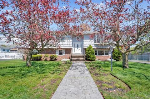 15 Redfield Ave, East Haven, CT 06512