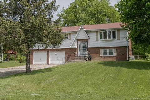 82 Regency Dr, Windsor, CT 06095