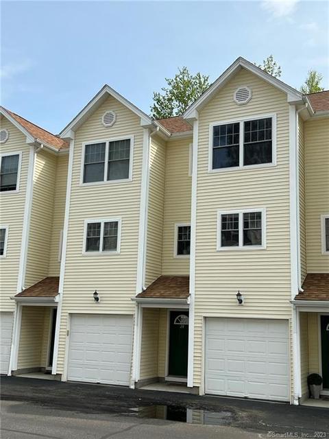 527 W Thames St #24, Norwich, CT 06360