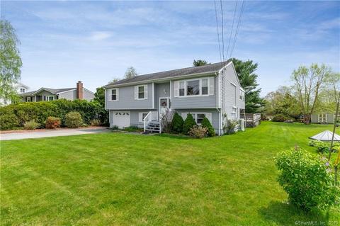 223 Seneca Dr, Groton, CT 06340