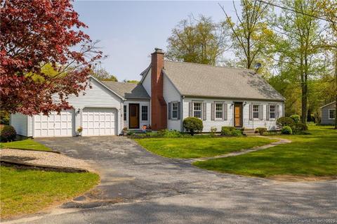 23 Woodland Dr, Woodstock, CT 06281