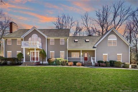 65 Saddle Ridge Rd, Wilton, CT 06897