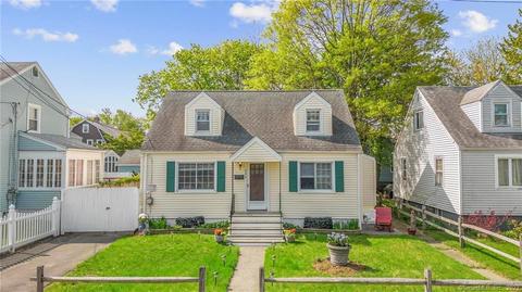 463 Birdseye St, Stratford, CT 06615