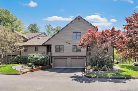 33 Meadowlark Cir #33, Monroe, CT 06468