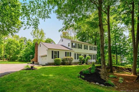 30 Maplewood Dr, New Milford, CT 06776