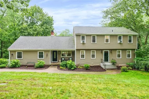 435 Woodhaven Rd, Glastonbury, CT 06033