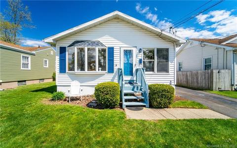 89 Holcomb St, West Haven, CT 06516