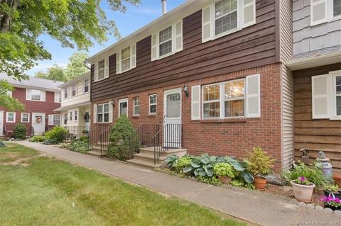 98 E Gate Ln #98, Hamden, CT 06514