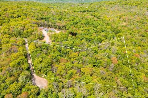 5 Weantinoge Ln, Kent, CT 06757