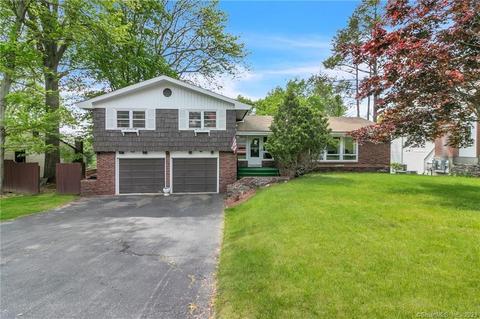 67 Sunset Ridge Dr, East Hartford, CT 06118