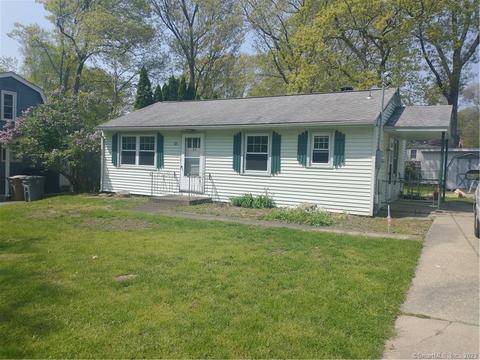 68 Oakwood Rd, East Lyme, CT 06357